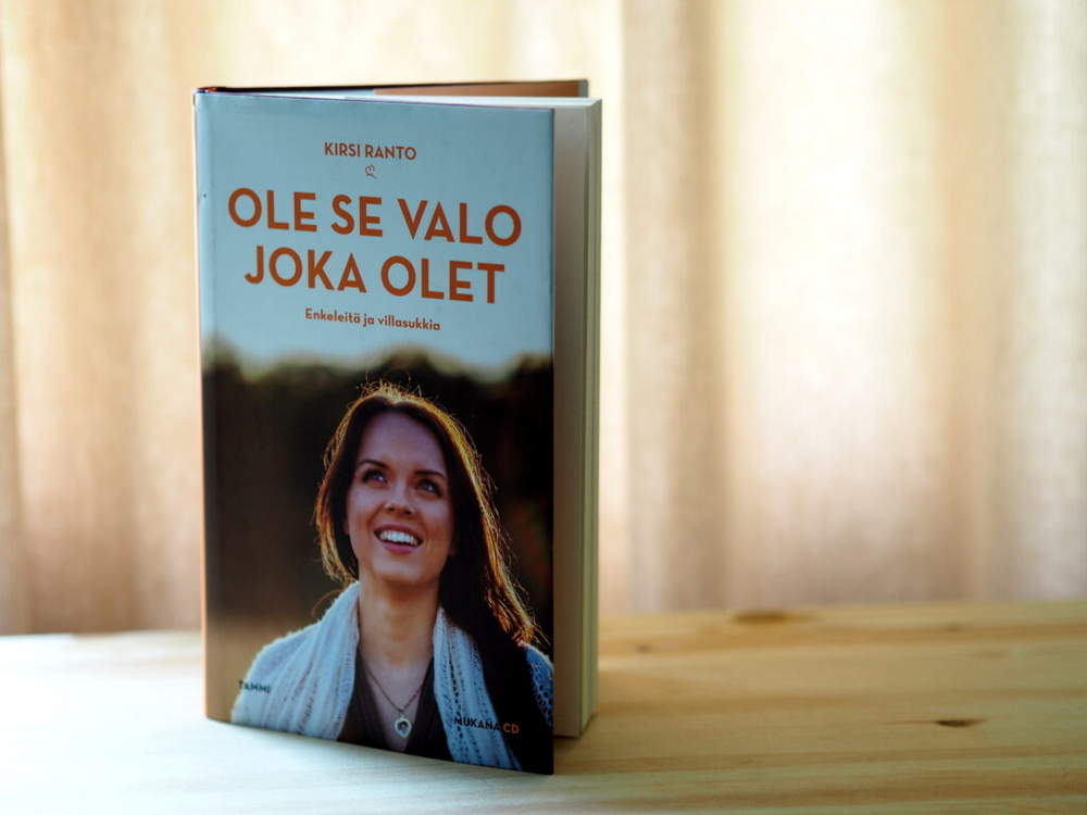 kirsi-ranto-ole-se-valo-joka-olet-kirjaesittely-rajatiedon-erikoiskirjasto